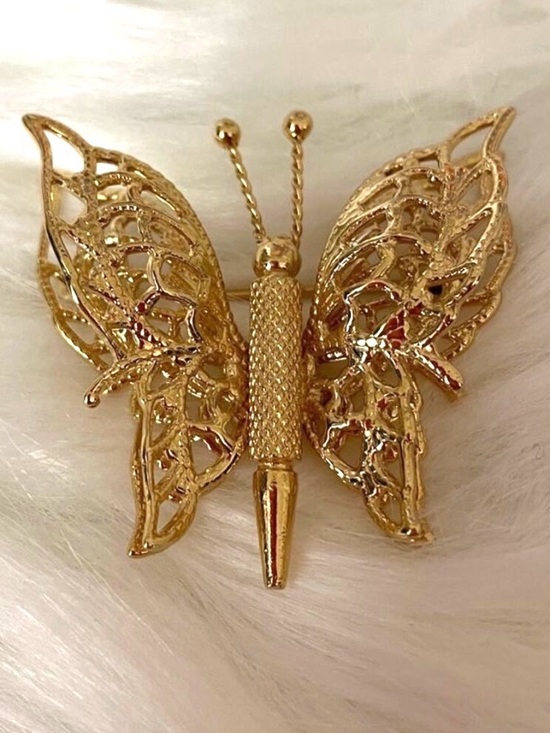 Monet Jewelry - MONET NEW YORK Vintage NWT Gold Tone 3 D Butterfly Brooch Pin
